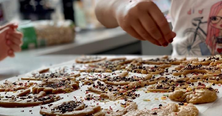 buat kue bersama
