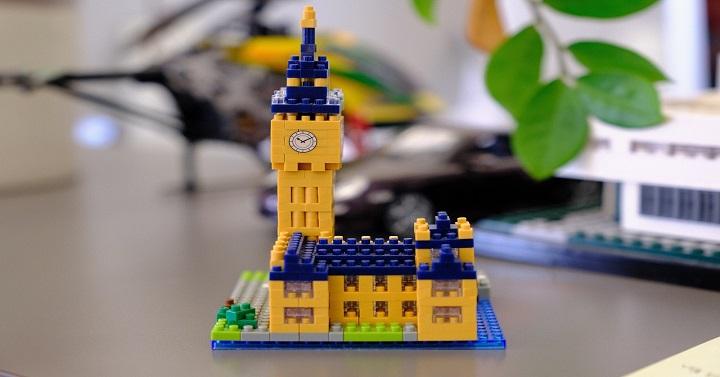 Latih Motorik Sekaligus Berimajinasi dengan Lego Blocks